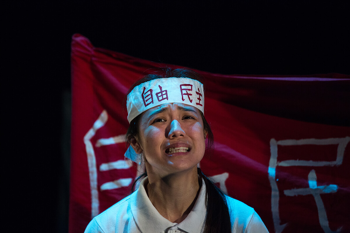 《讓黃雀飛》的女主角譚芷翎，飾演從北京逃亡至香港的學運學生曉青。